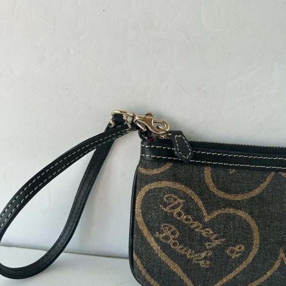 Dooney & Bourke EUC Denim Signature Print Wristlet - Picture 3 of 7